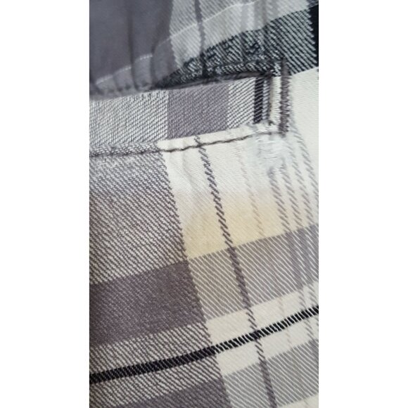 Aeropostale Mens Flat Front Shorts Gray Plaid Long Leg Size 31 x 11 - Picture 6 of 6